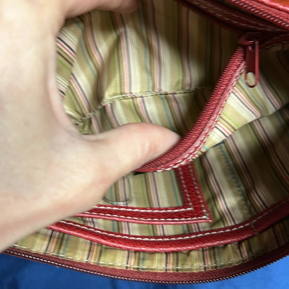 women’s Red leather Nine West purse like new Very clean condition - Picture 3 of 5